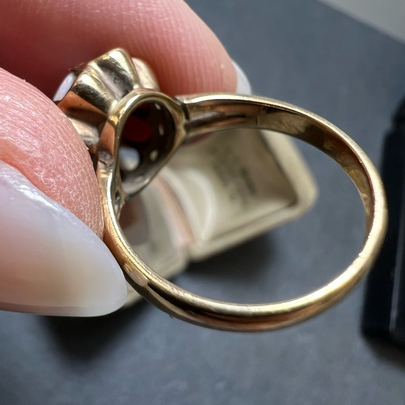 10K yellow gold and opal ring - Picture 6 of 15